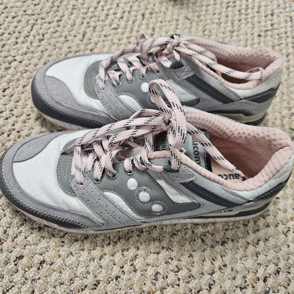 Saucony‎ Courageous TR Shoes Sneakers Classic Women's Size 10 White Gray Pink